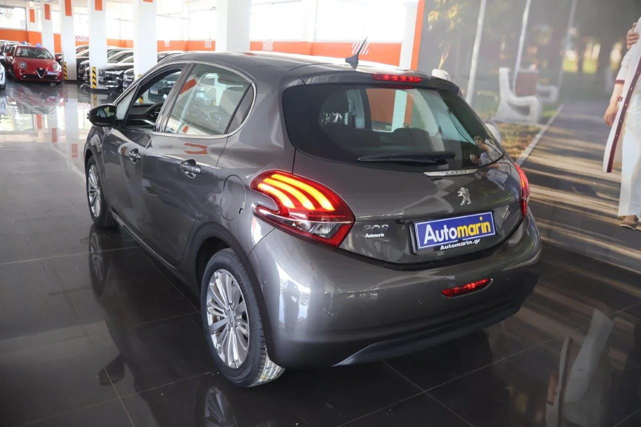 Peugeot 208 - View model 6