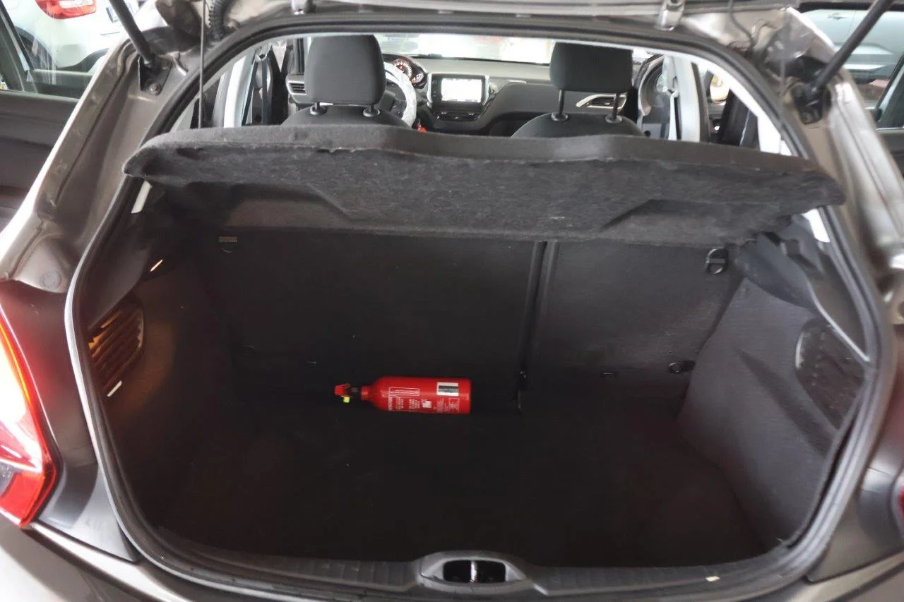 Peugeot 208 - View model 10