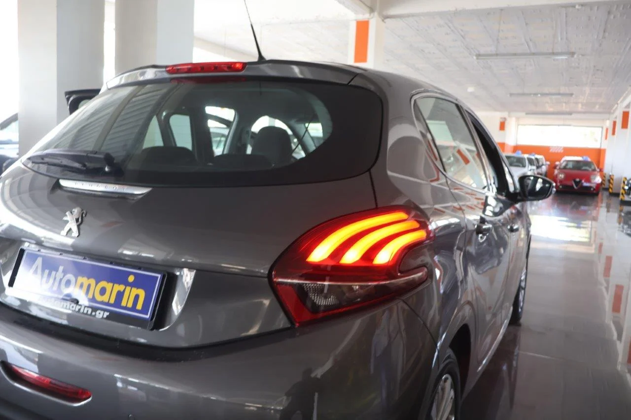 Peugeot 208 - View model 11
