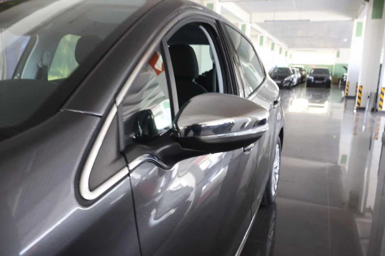 Peugeot 208 - View model 14