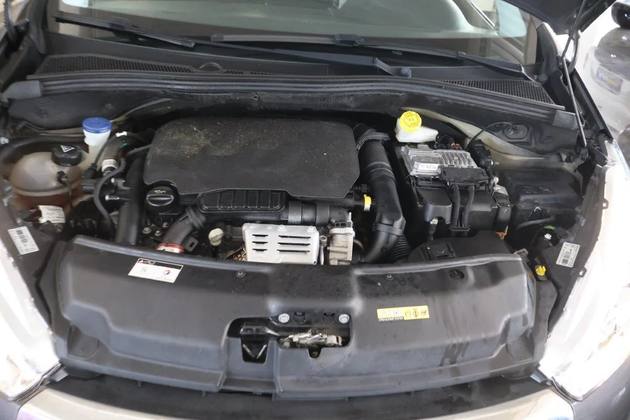 Peugeot 208 - View model 20