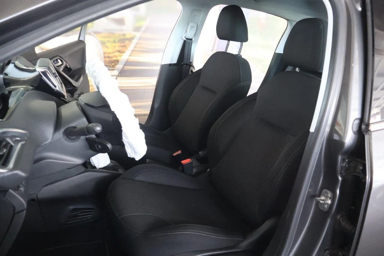 Peugeot 208 - View model 22