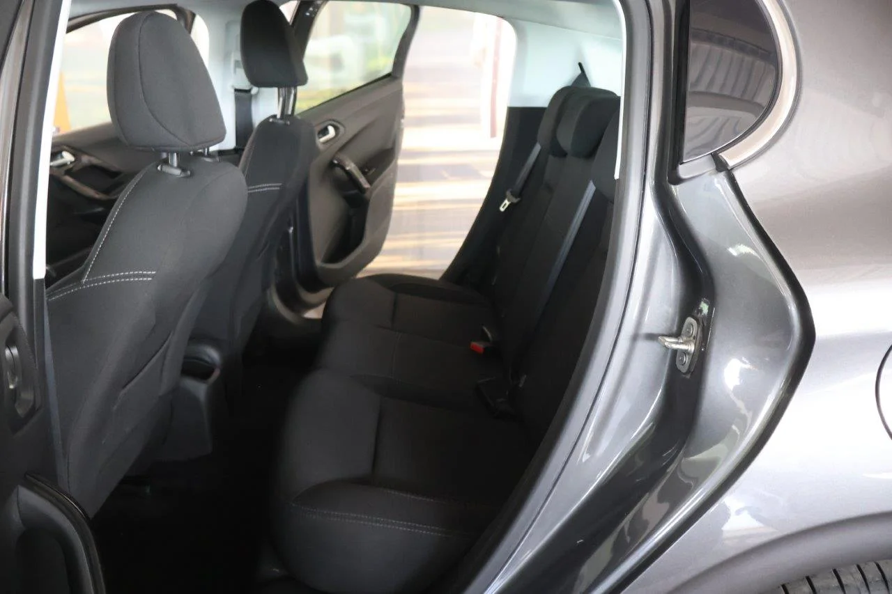 Peugeot 208 - View model 24