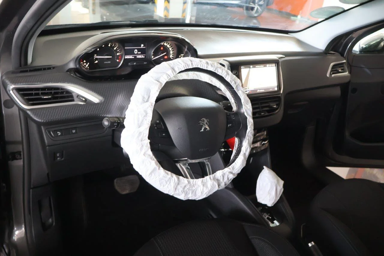 Peugeot 208 - View model 36