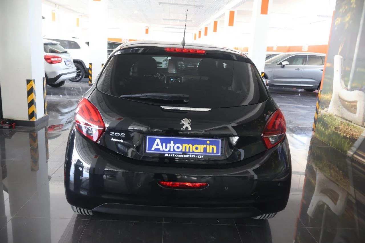 Peugeot 208 - View model 5