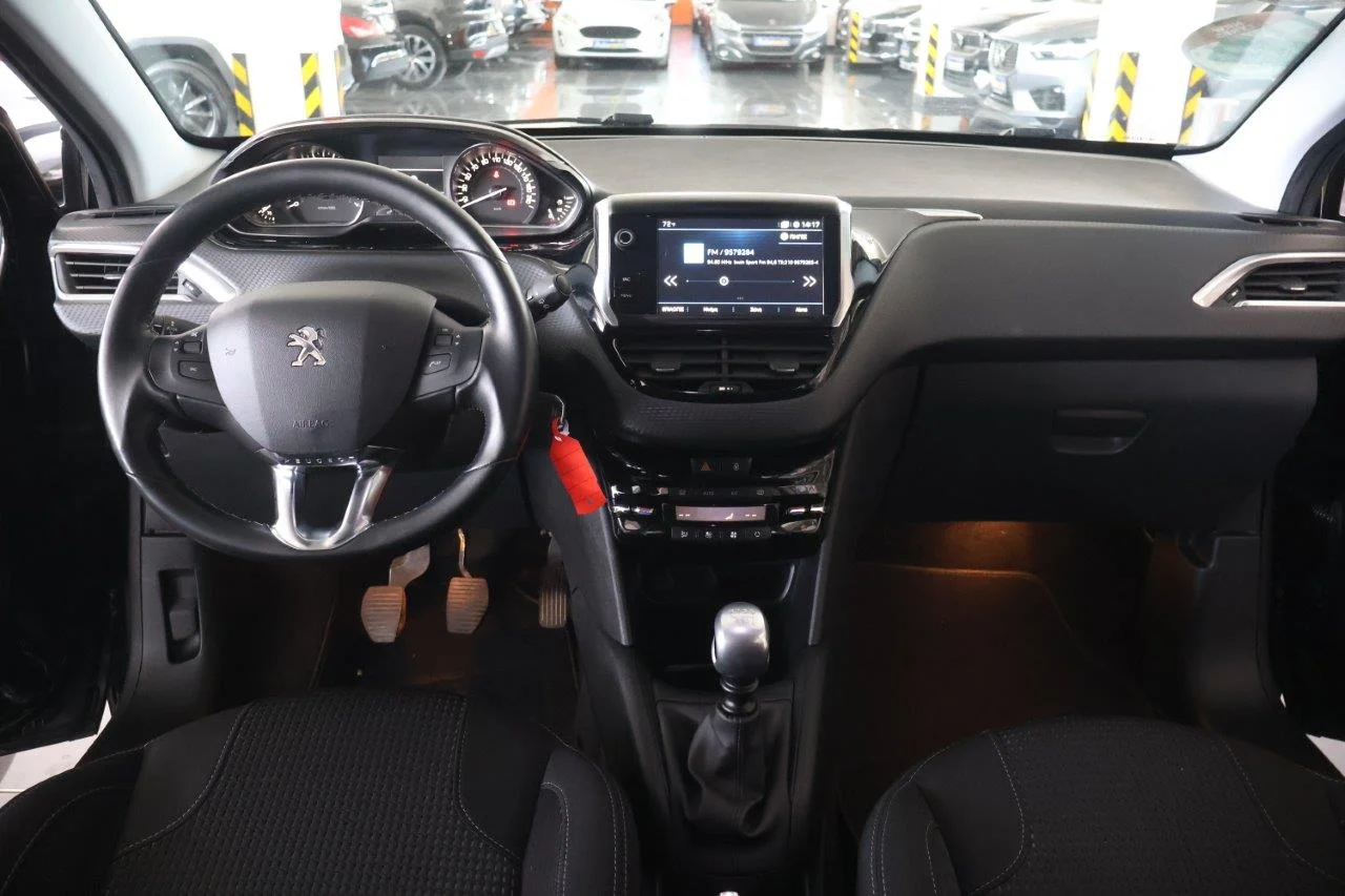 Peugeot 208 - View model 21