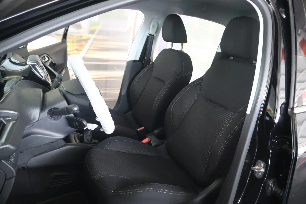 Peugeot 208 - View model 22