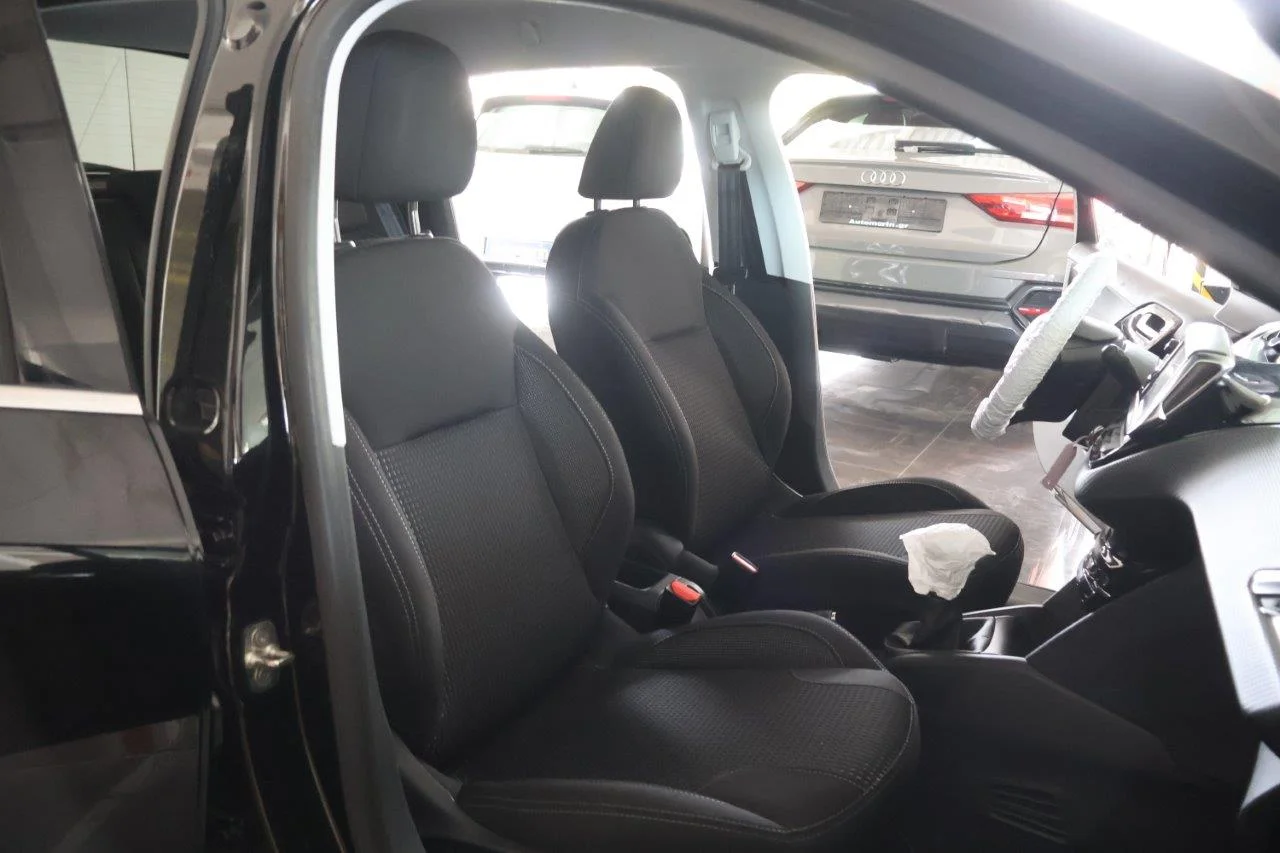 Peugeot 208 - View model 23