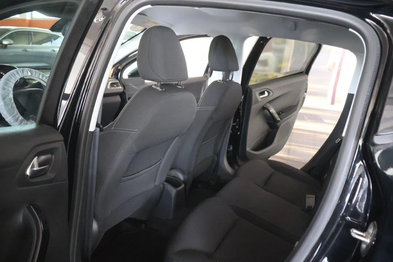 Peugeot 208 - View model 24