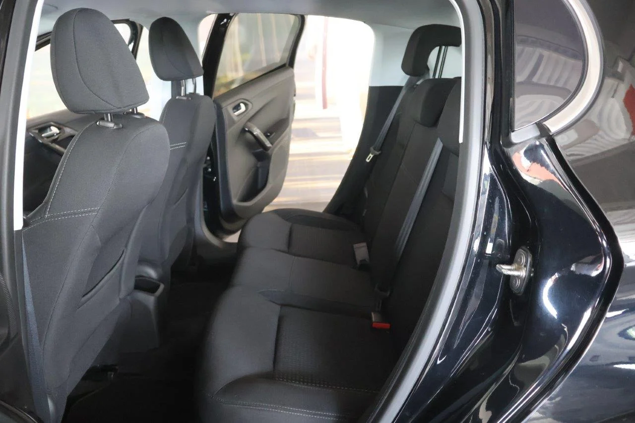 Peugeot 208 - View model 25
