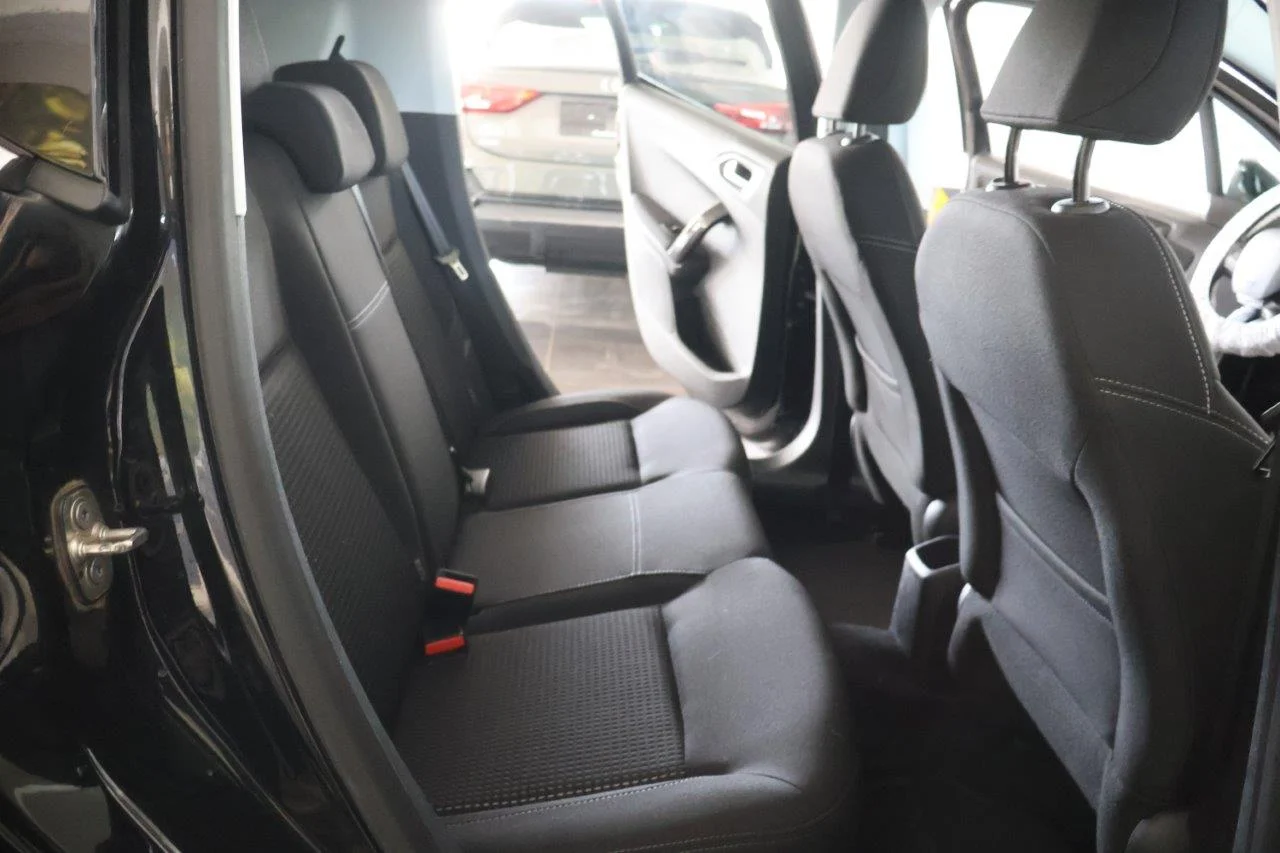 Peugeot 208 - View model 27