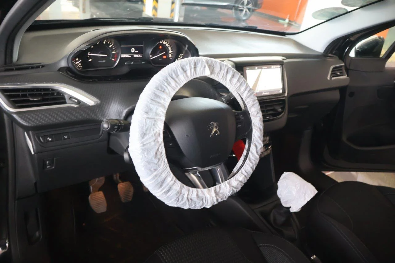 Peugeot 208 - View model 37