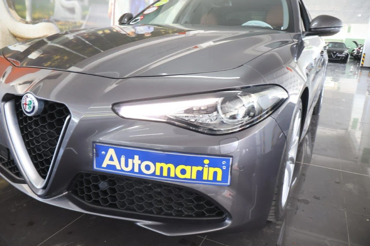 Alfa Romeo Giulia - View model 17