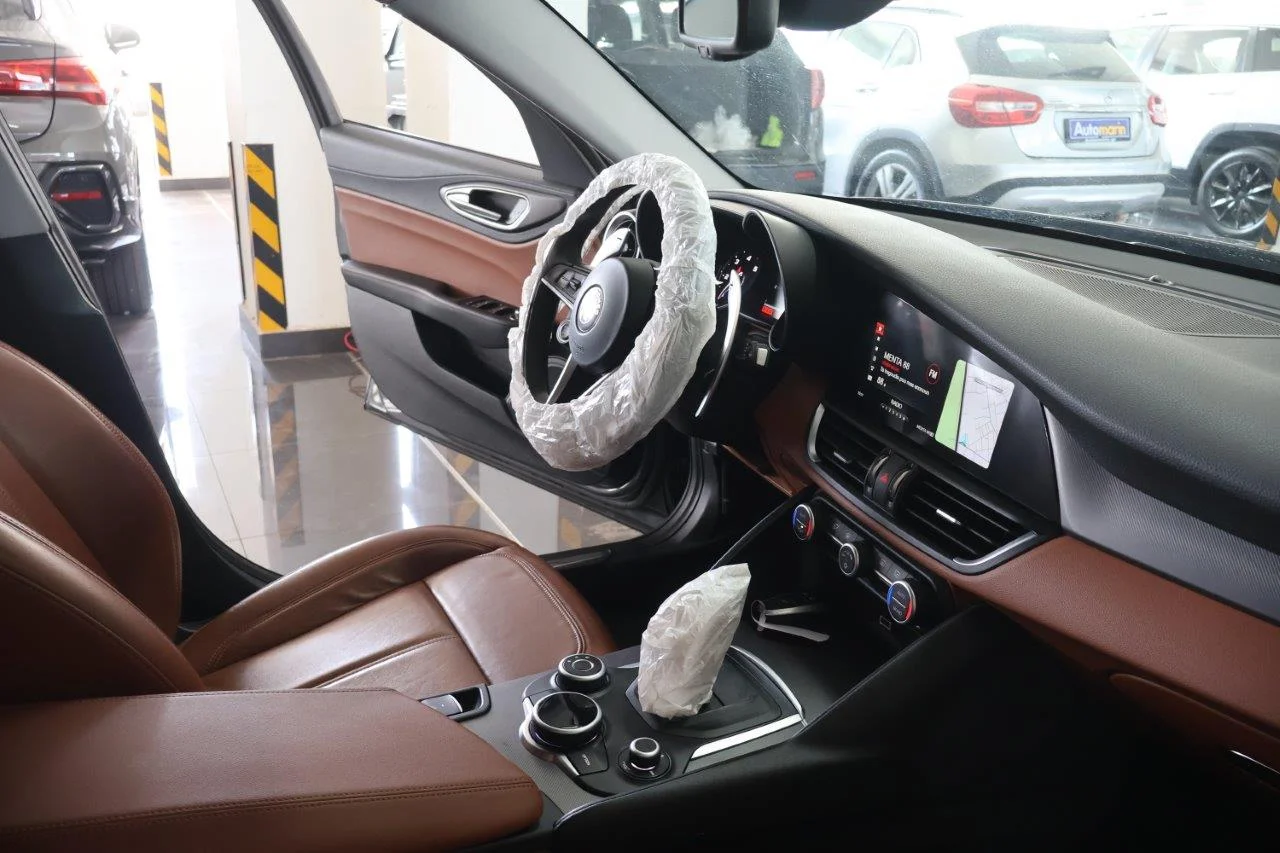 Alfa Romeo Giulia - View model 38