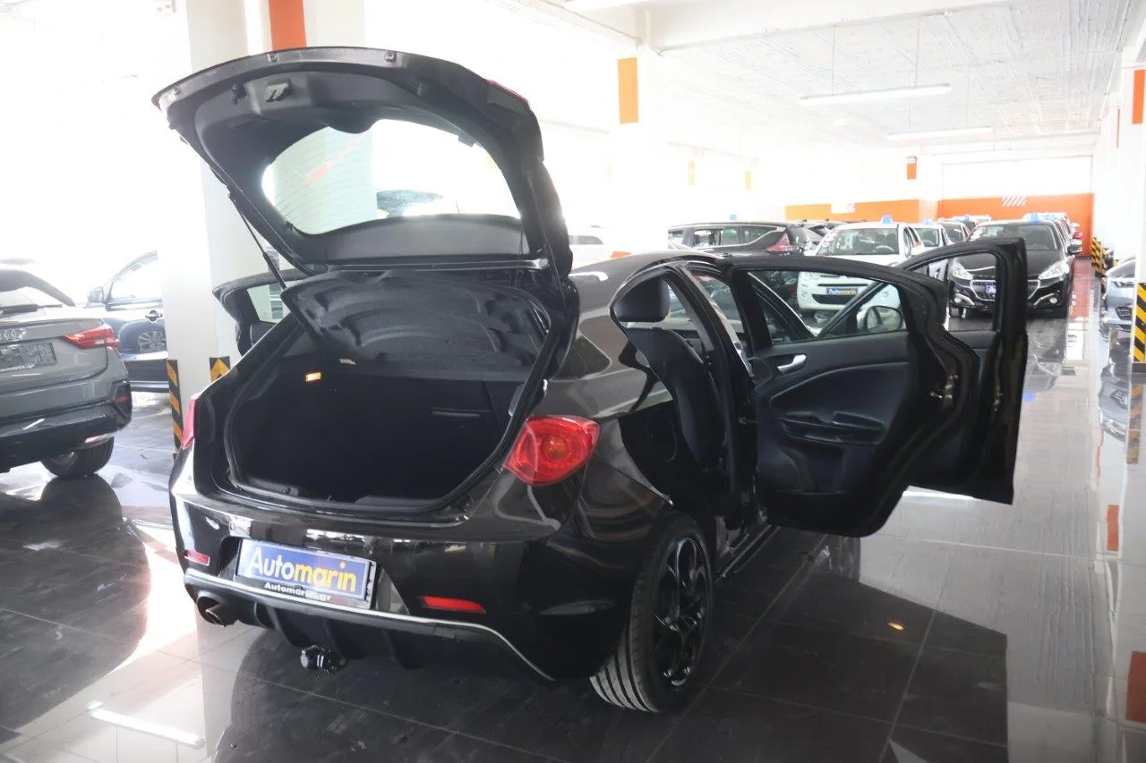 Alfa Romeo Giulietta - View model 7