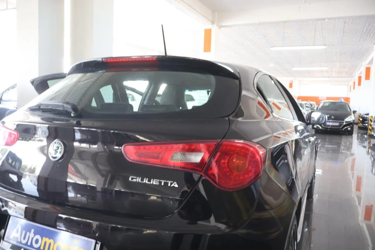 Alfa Romeo Giulietta - View model 11