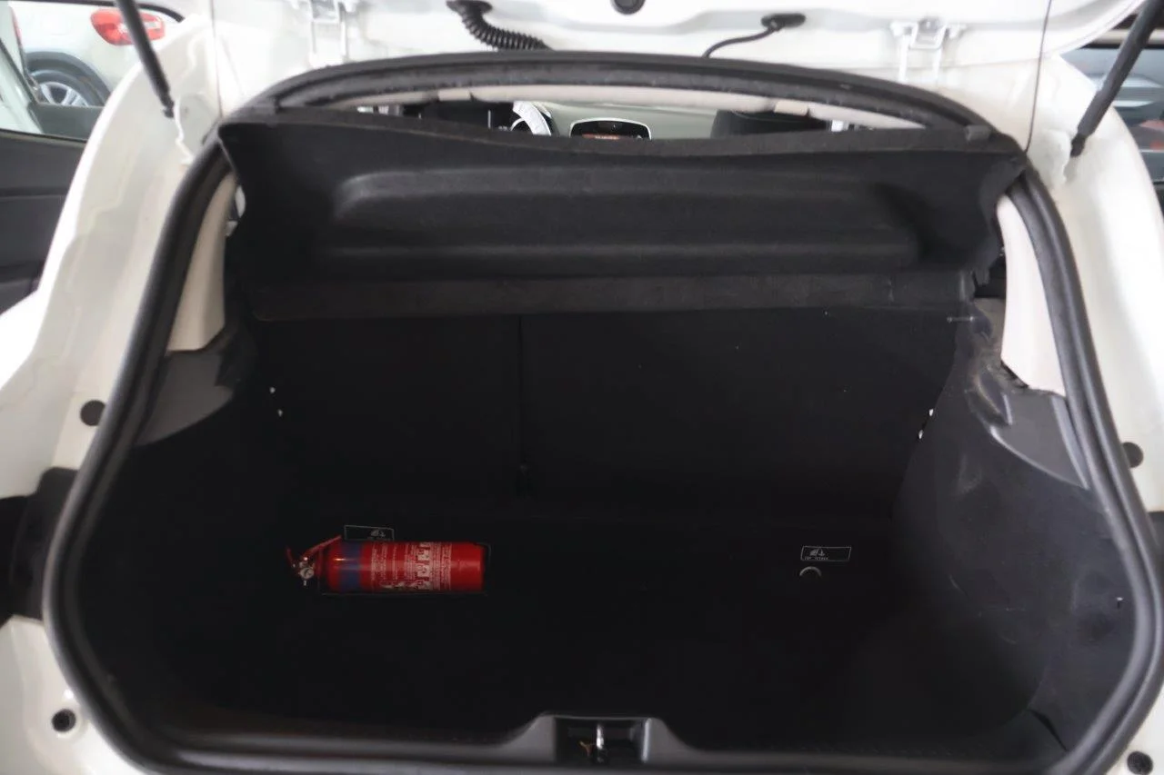 Renault Clio - View model 10