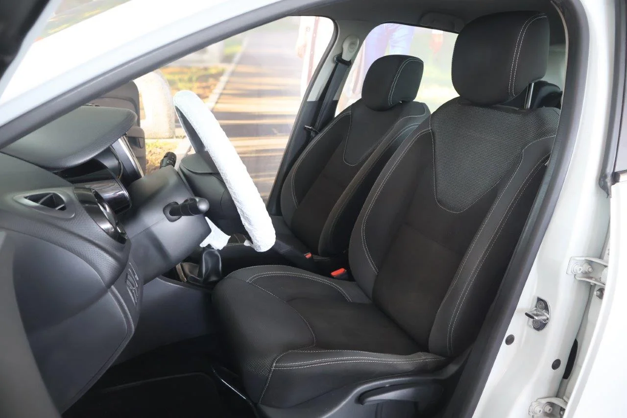 Renault Clio - View model 24