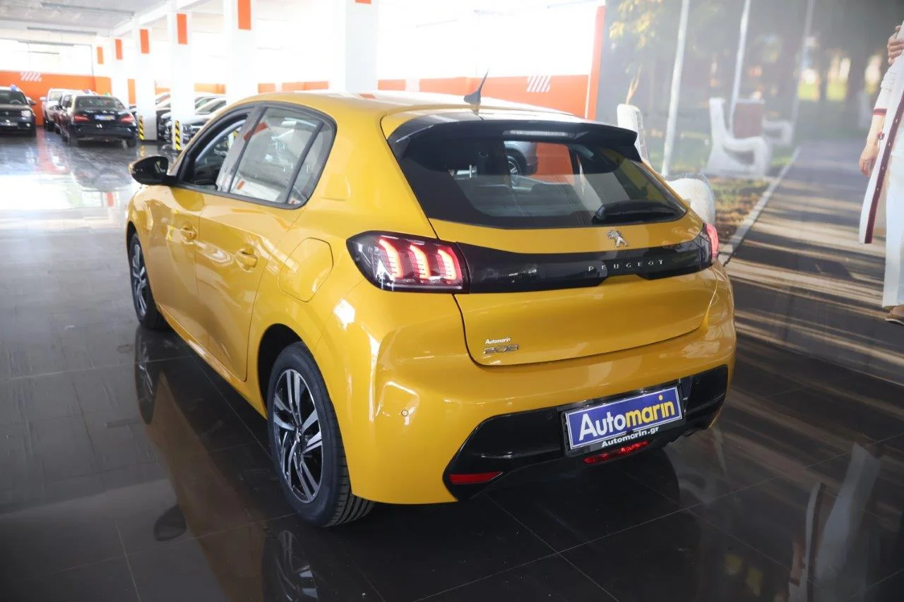 Peugeot 208 - View model 6