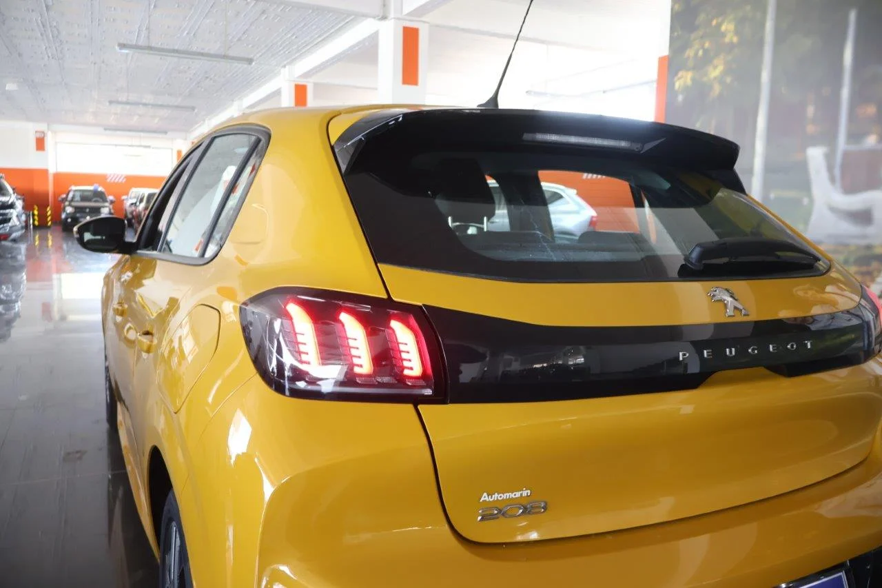 Peugeot 208 - View model 12