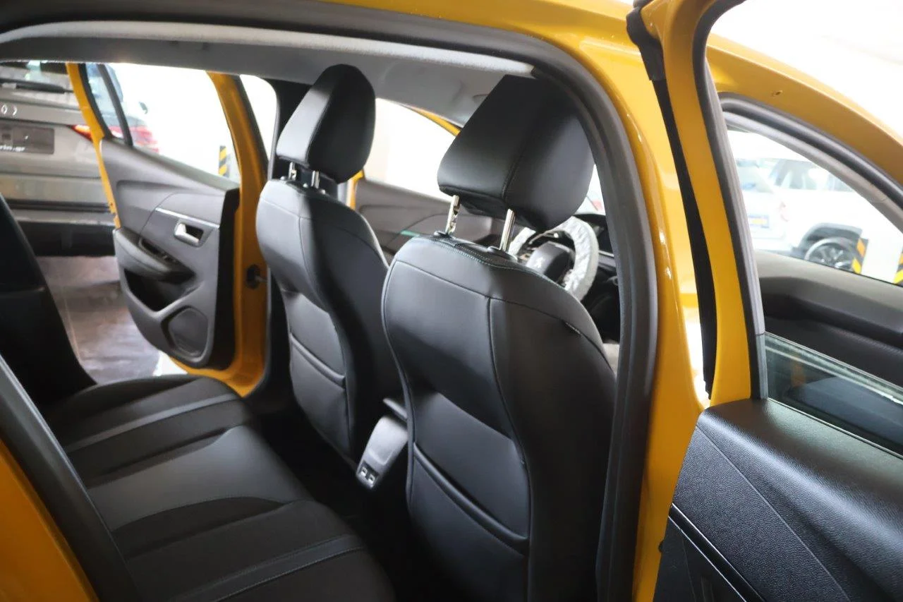 Peugeot 208 - View model 26