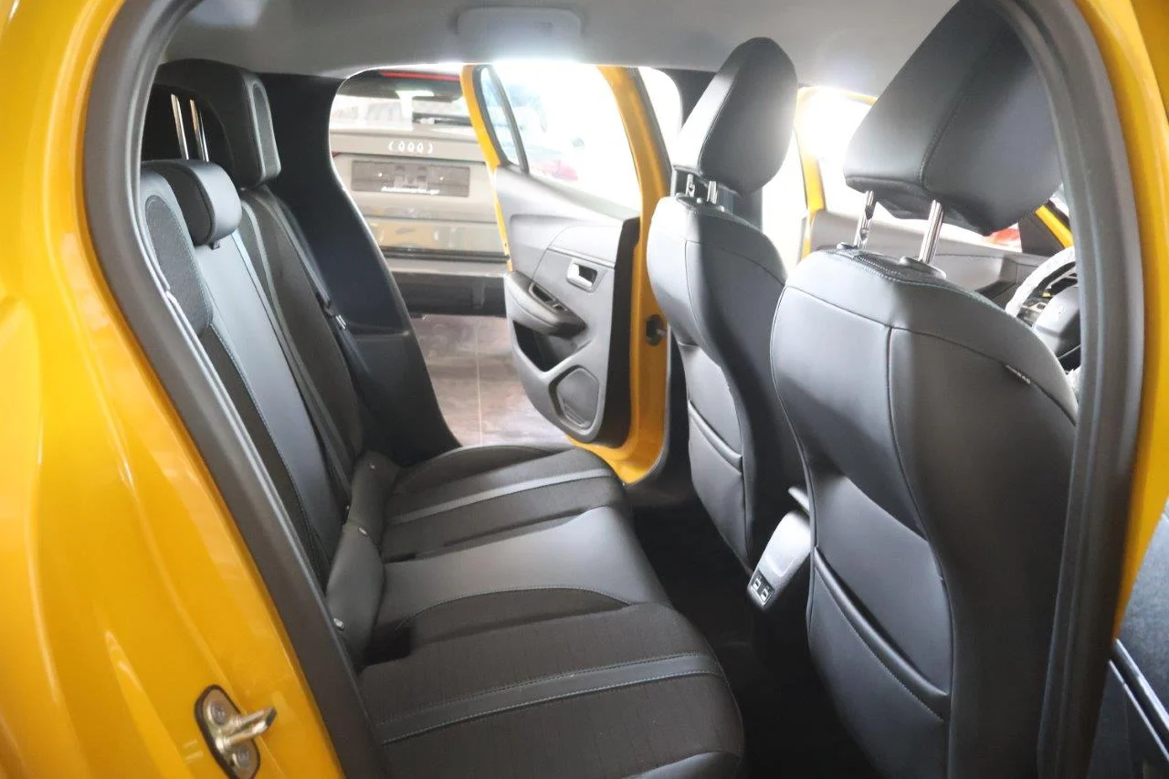 Peugeot 208 - View model 27