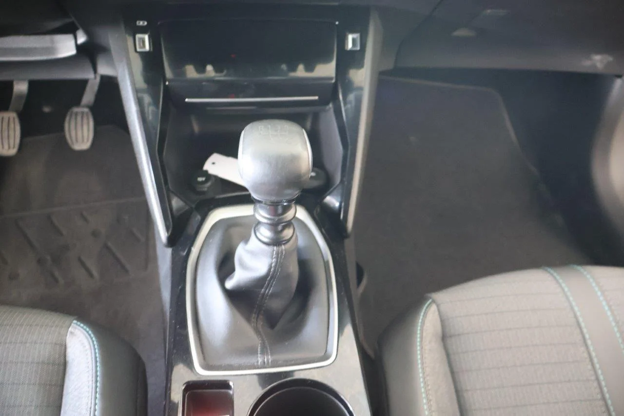 Peugeot 208 - View model 32
