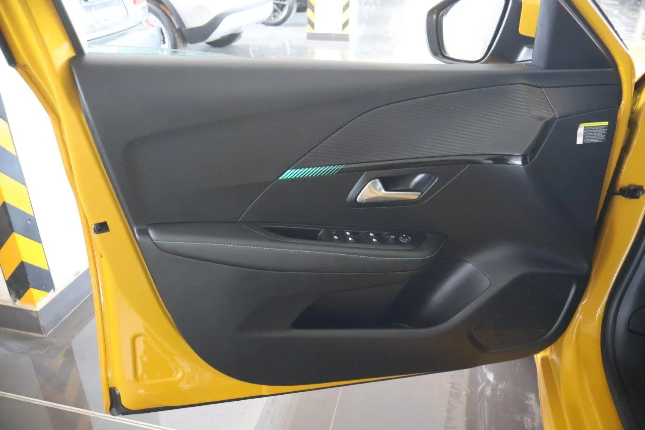 Peugeot 208 - View model 33