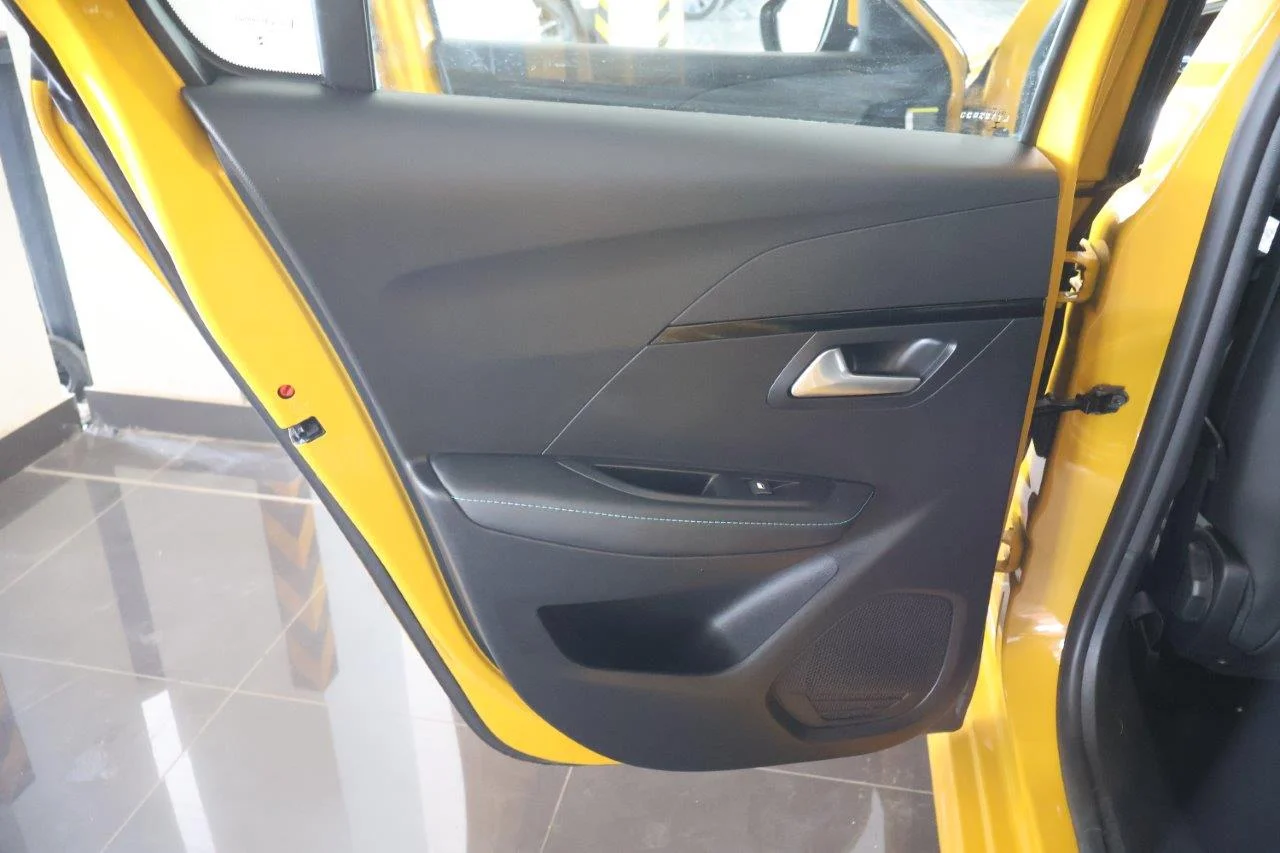 Peugeot 208 - View model 35