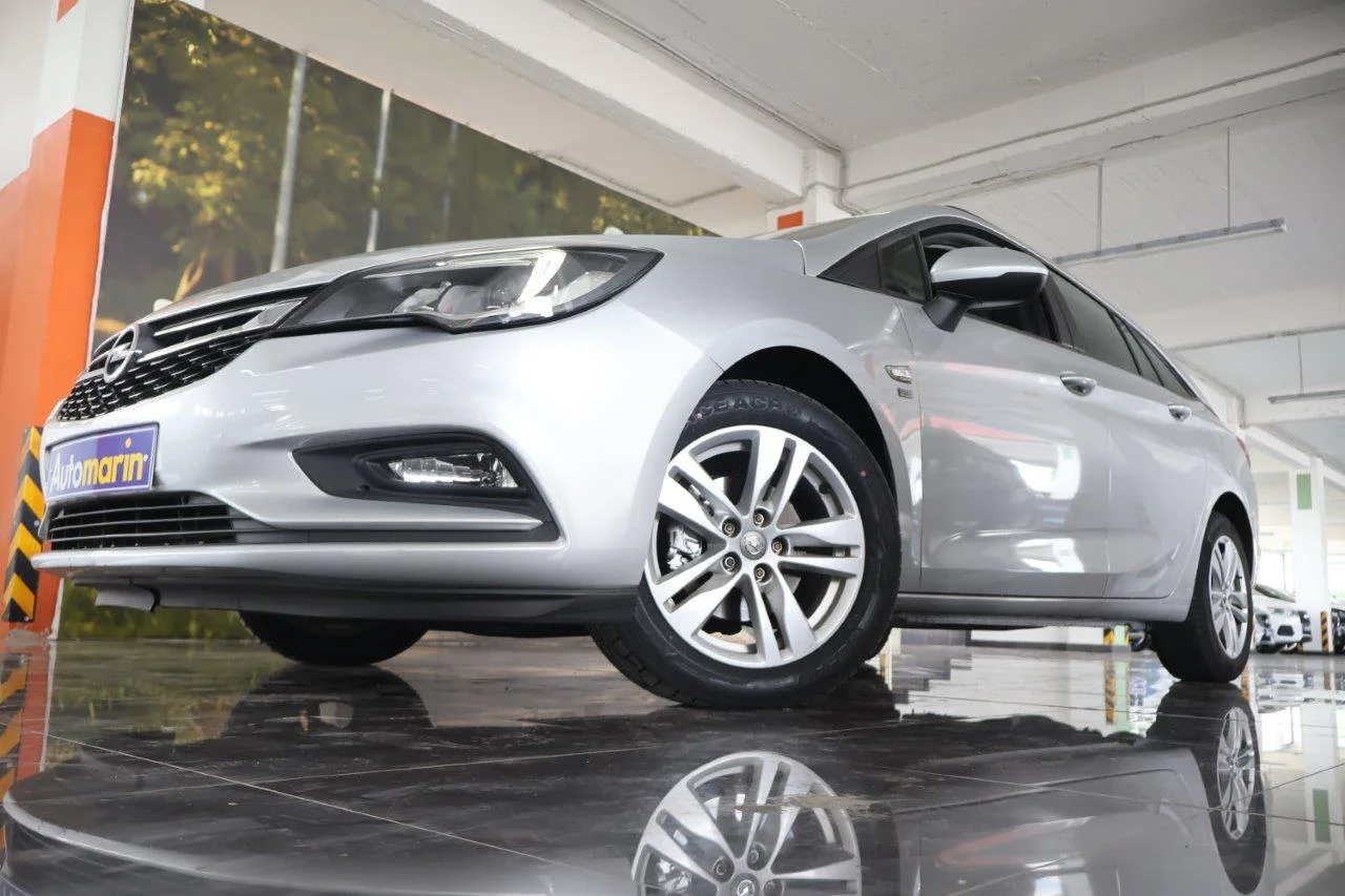 View 2 - Opel Astra - 2019