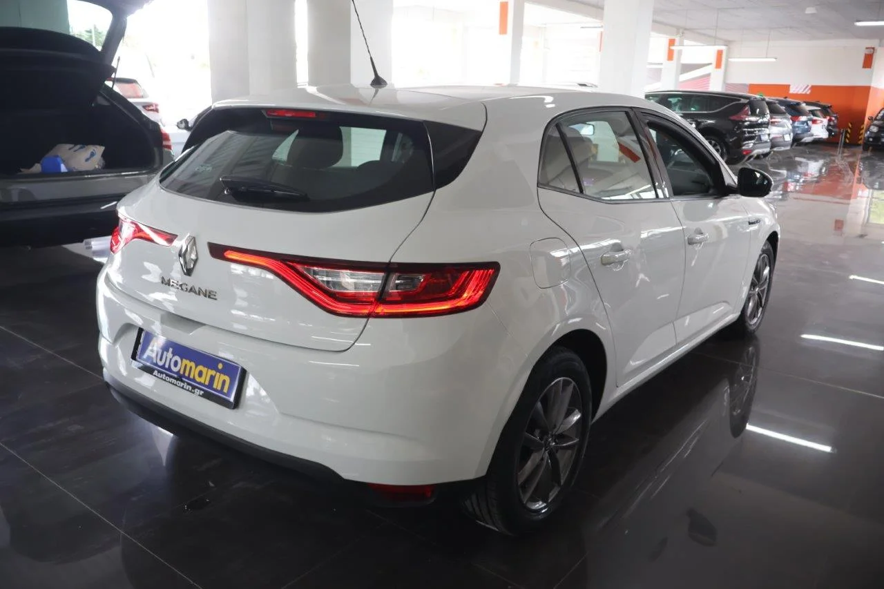 View 5 - Renault Megane - 2019