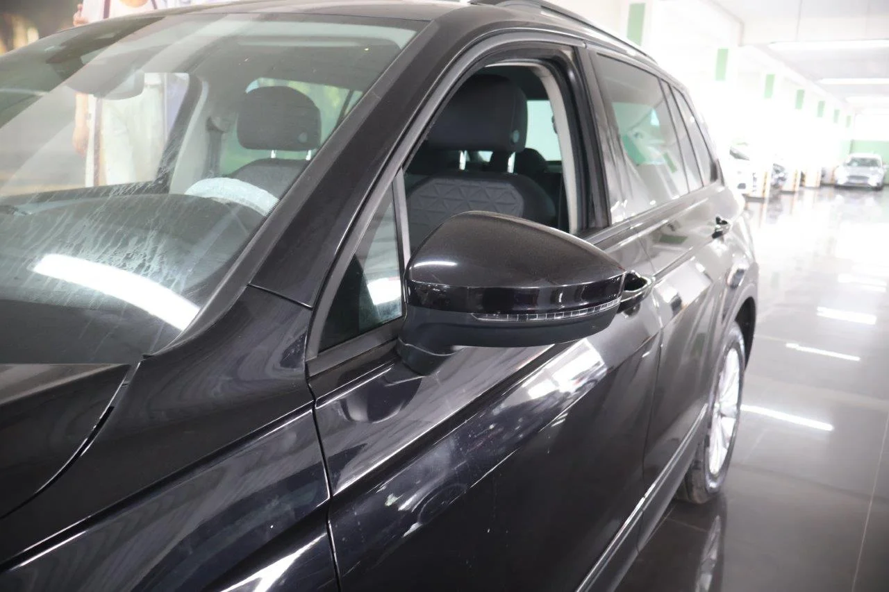 Volkswagen Tiguan - View model 14