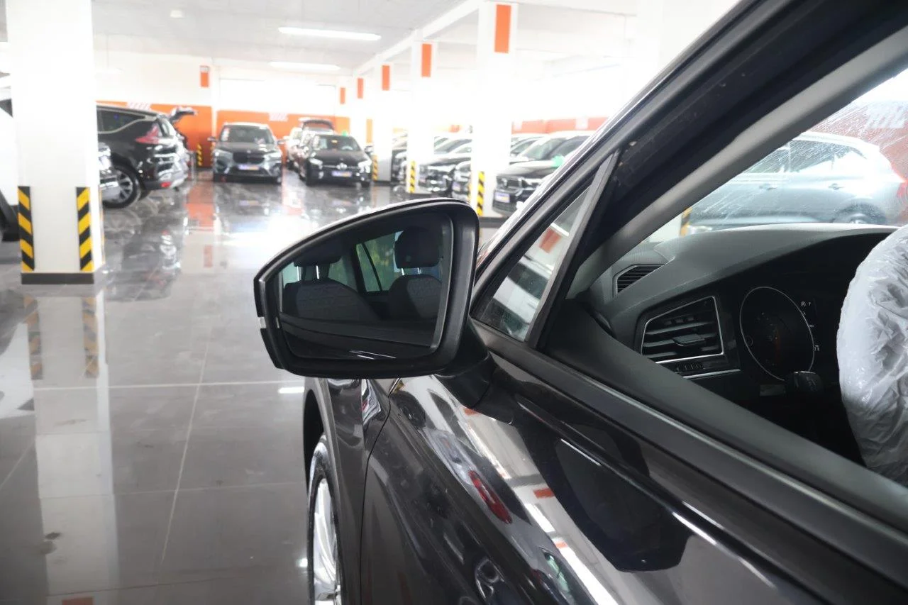 Volkswagen Tiguan - View model 15