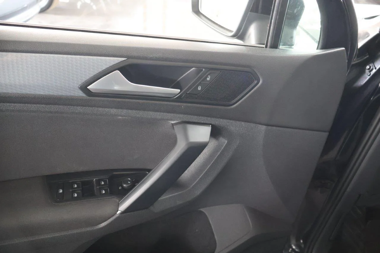 Volkswagen Tiguan - View model 32