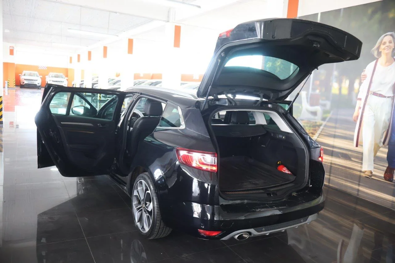 Renault Megane - View model 7