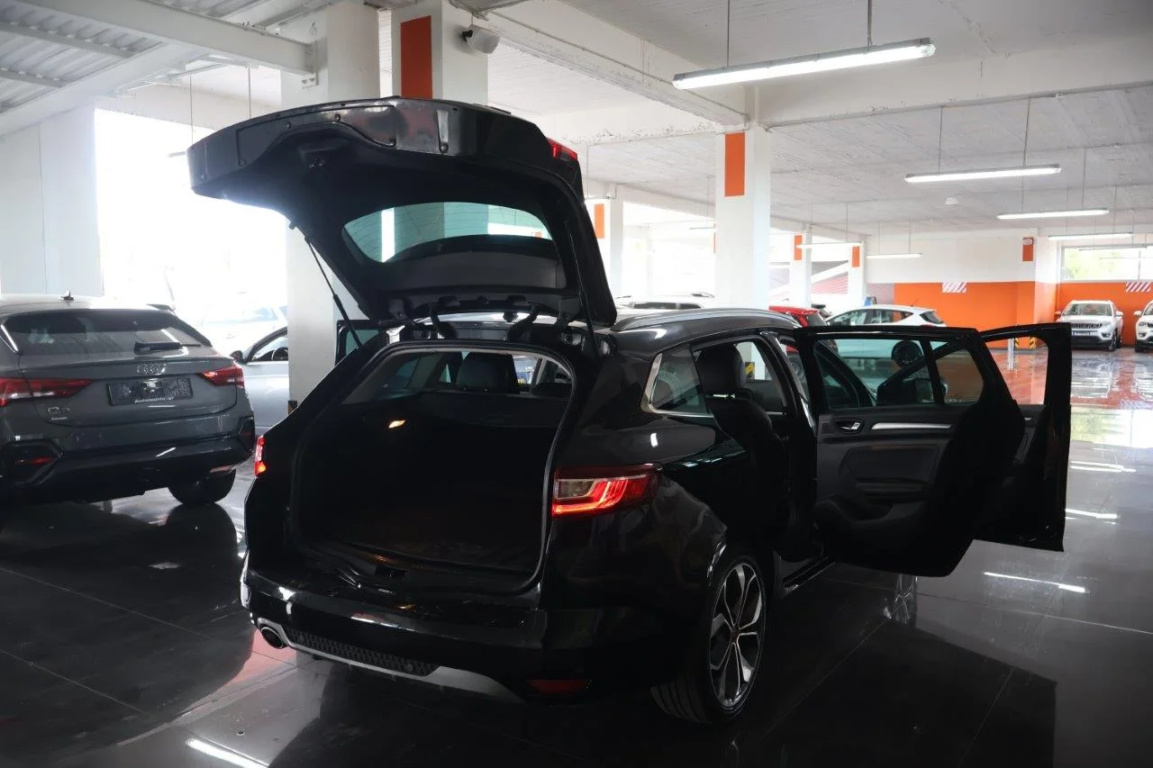 Renault Megane - View model 9