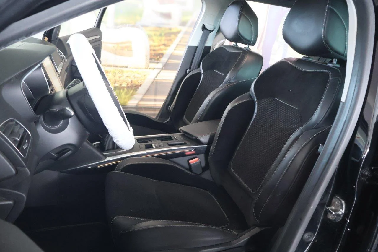 Renault Megane - View model 22