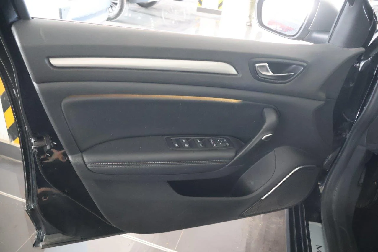 Renault Megane - View model 32