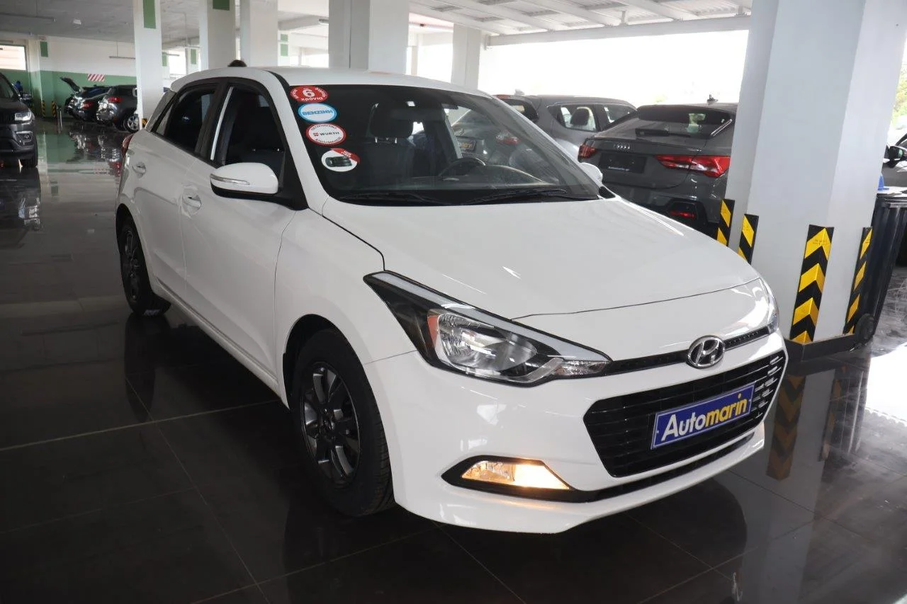 View 4 - Hyundai i 20 - 2017