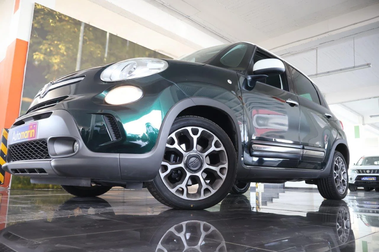 View 2 - Fiat 500L - 2013