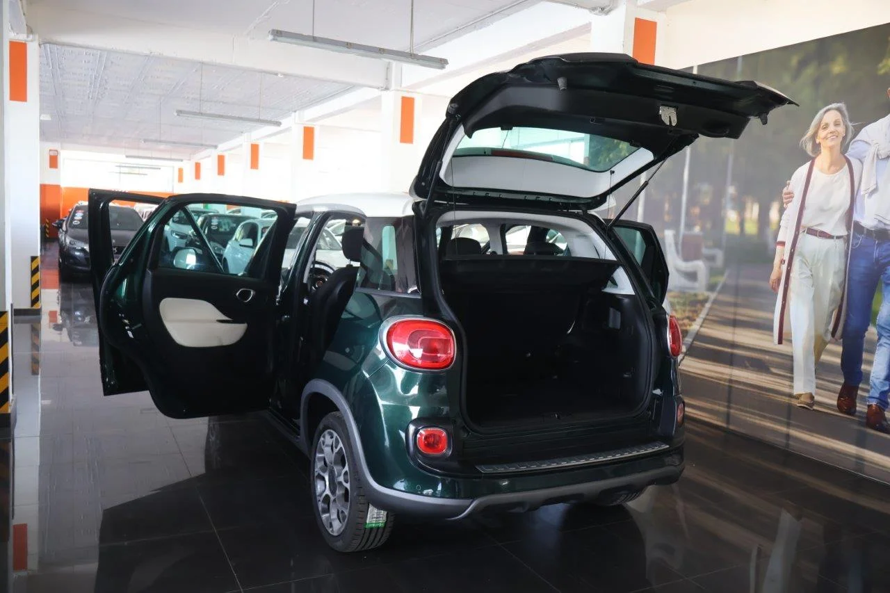 Fiat 500L - View model 9
