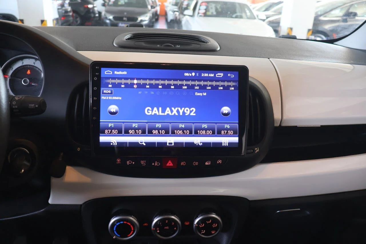 Fiat 500L - View model 28