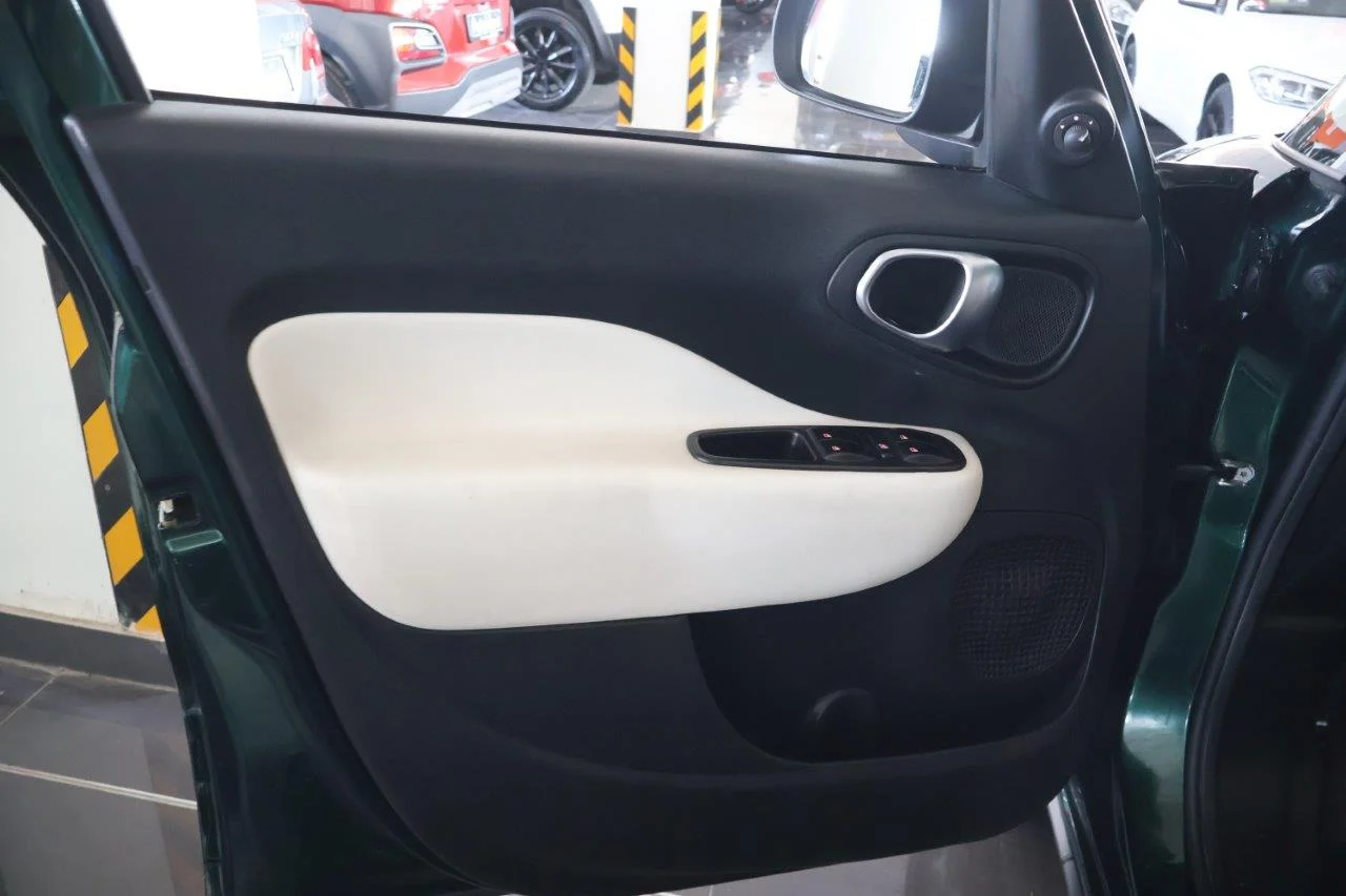 Fiat 500L - View model 32
