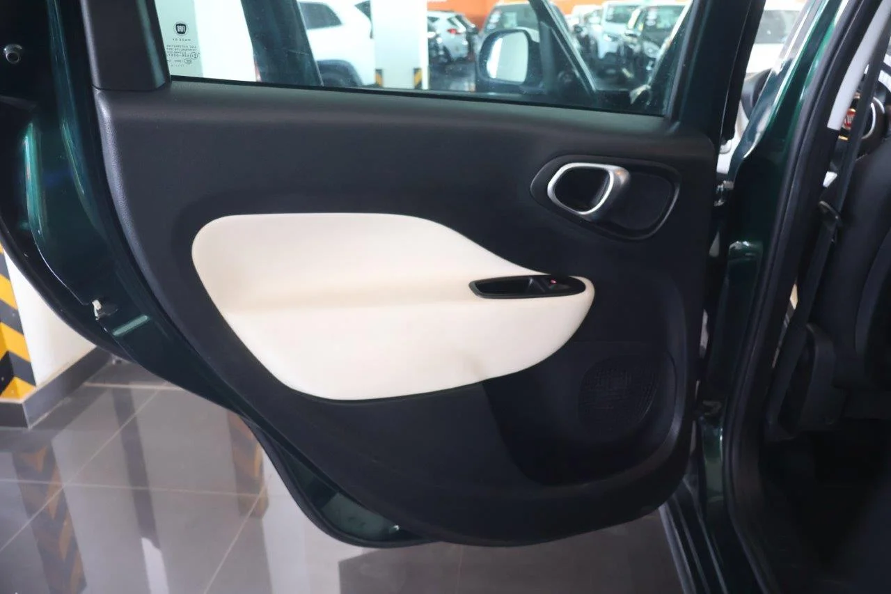 Fiat 500L - View model 34