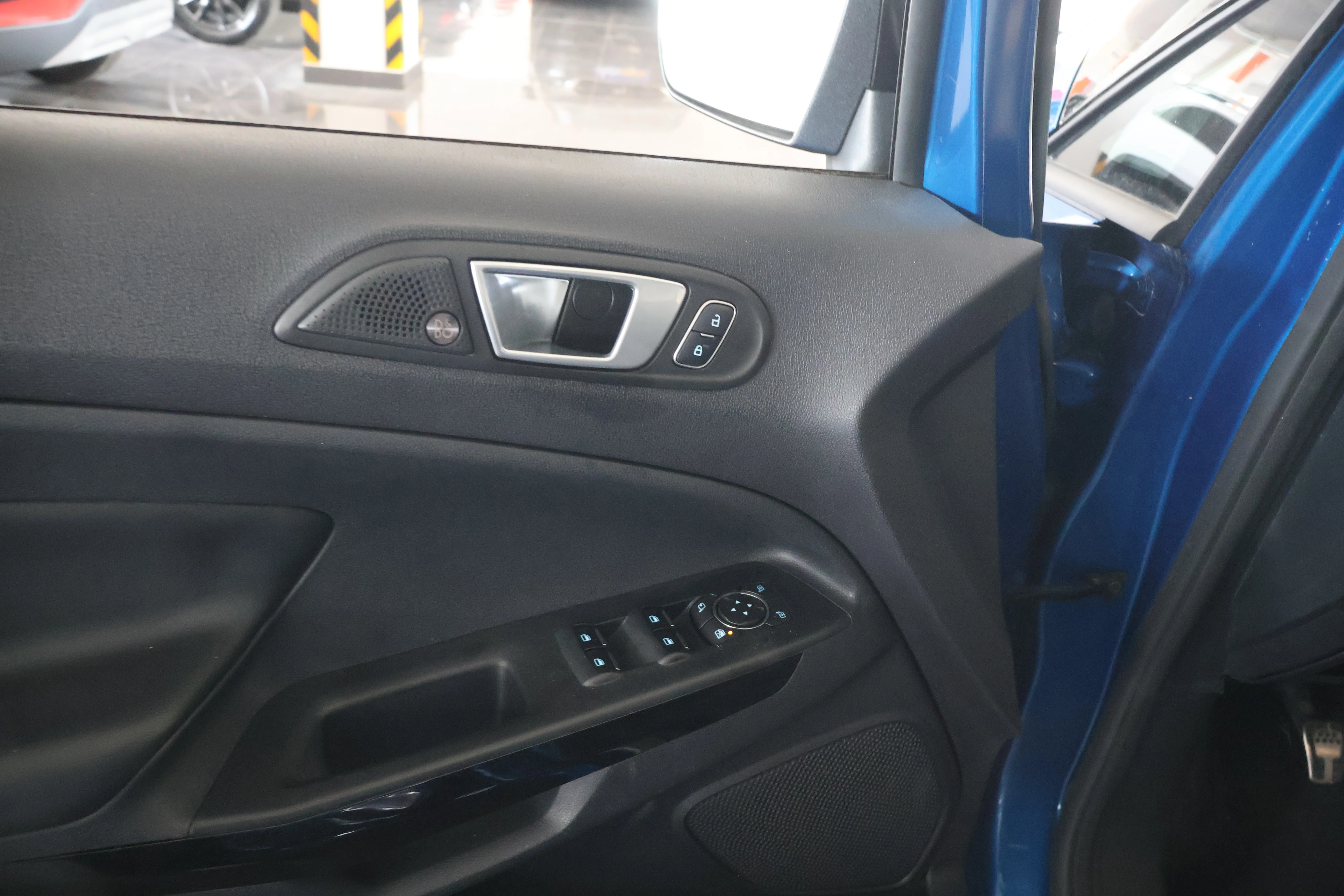 Ford EcoSport - View model 33