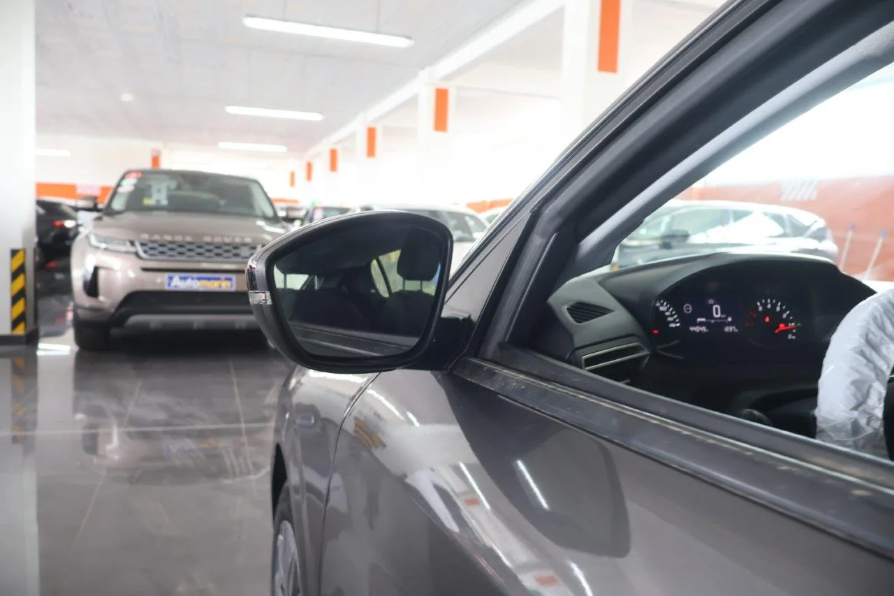 Peugeot 208 - View model 16
