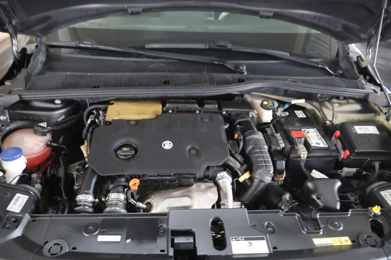 Peugeot 208 - View model 21