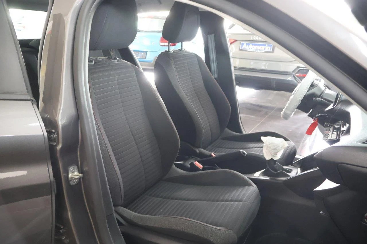 Peugeot 208 - View model 24