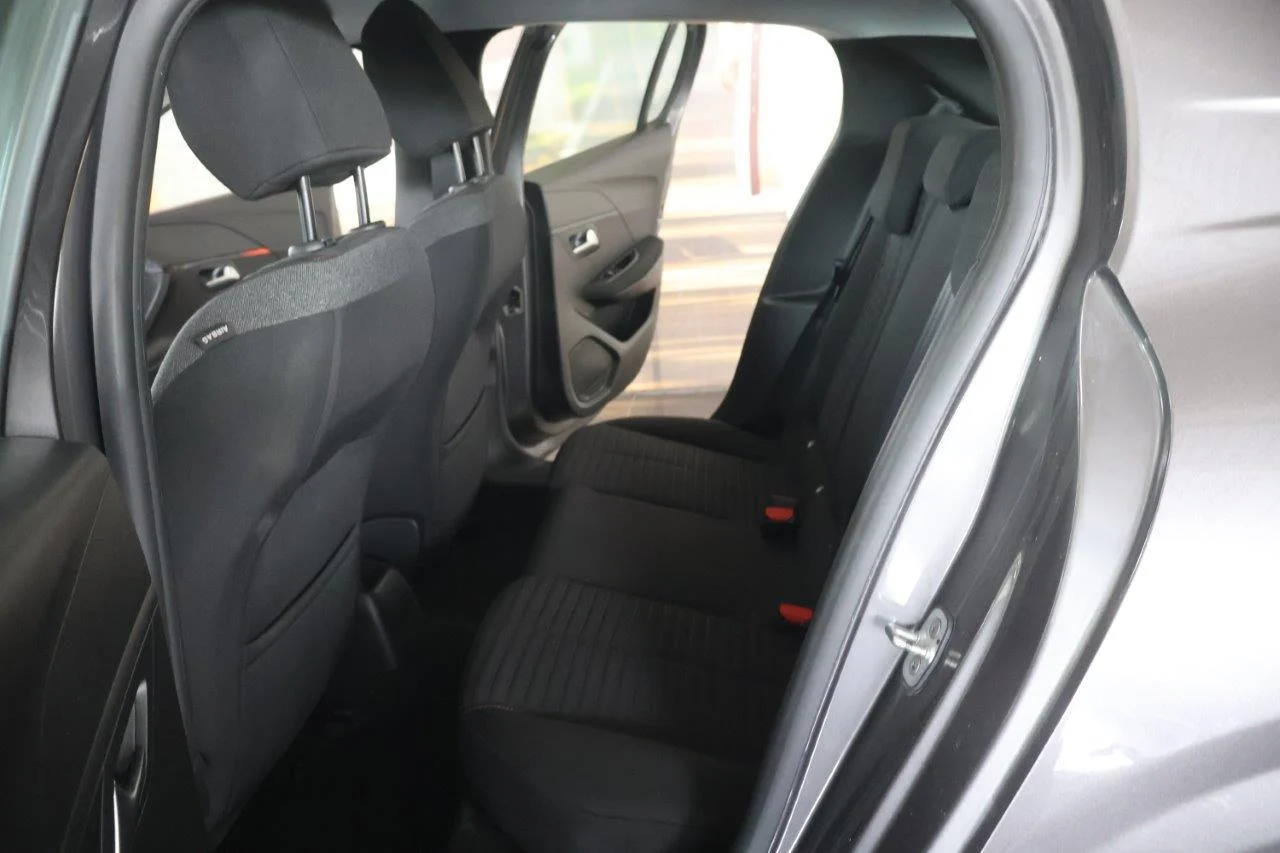 Peugeot 208 - View model 25