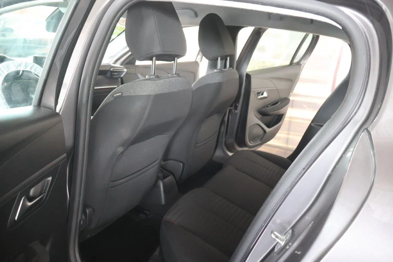 Peugeot 208 - View model 26